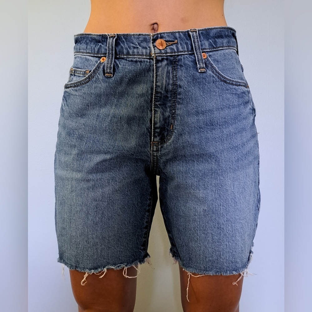 Universal Thread medium wash jean shorts